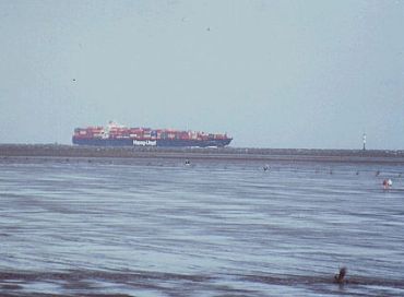 Less could be more: container ship heading for Hamburg, Germany, September 2009